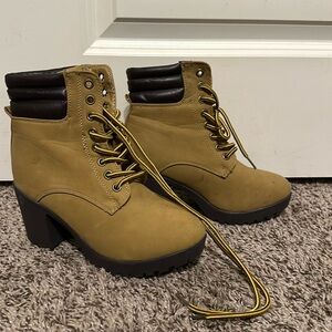 Woman’s tims